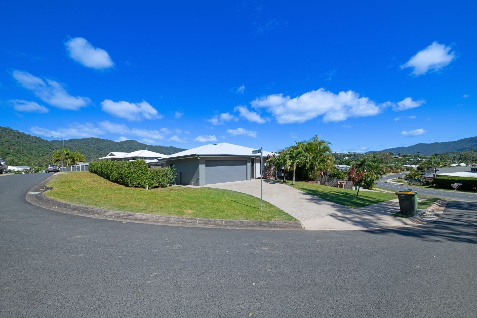 4 Mandara Court Cannonvale QLD, Cannonvale - Image 1