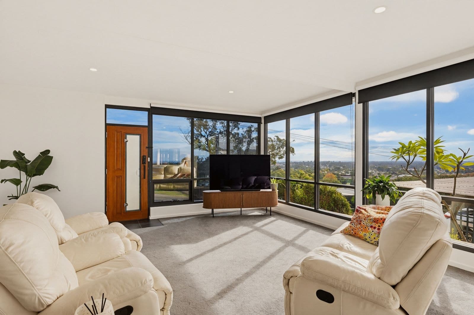 13 Hyland Avenue, Darlington SA 5047, Darlington - Thumbnail 2
