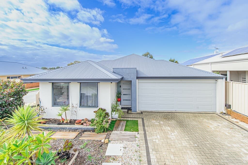 16 Pardillo Way, Caversham - Image 1
