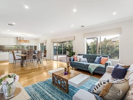 27 Neighbourhood Grove, Point Cook - Thumbnail 2