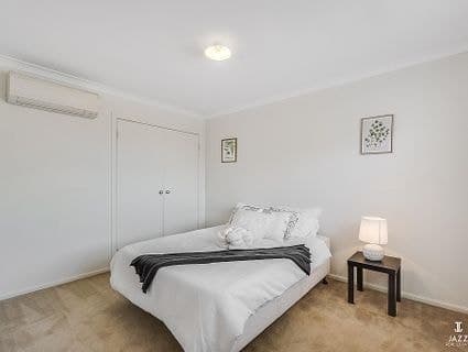 27 Neighbourhood Grove, Point Cook - Thumbnail 8
