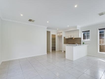 101 Sunnybank Drive, Point Cook - Thumbnail 8