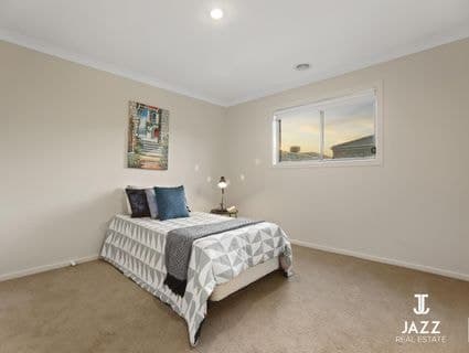 13 Peppers Avenue, Point Cook - Thumbnail 8