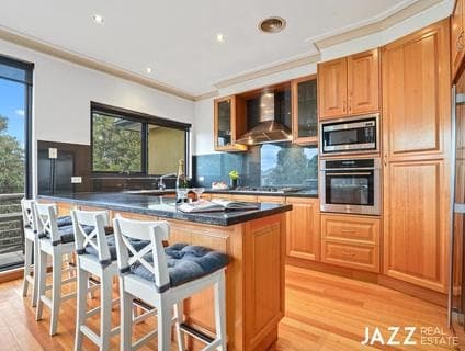 7/2 Sandlewood Lane, Point Cook - Image 1