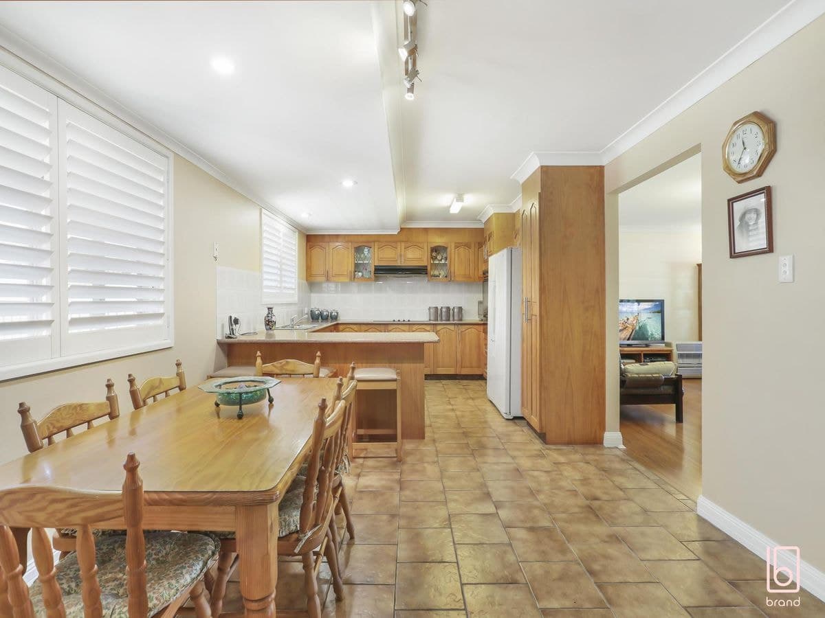 42 Christopher Crescent, Lake Haven, Lake Haven - Thumbnail 6