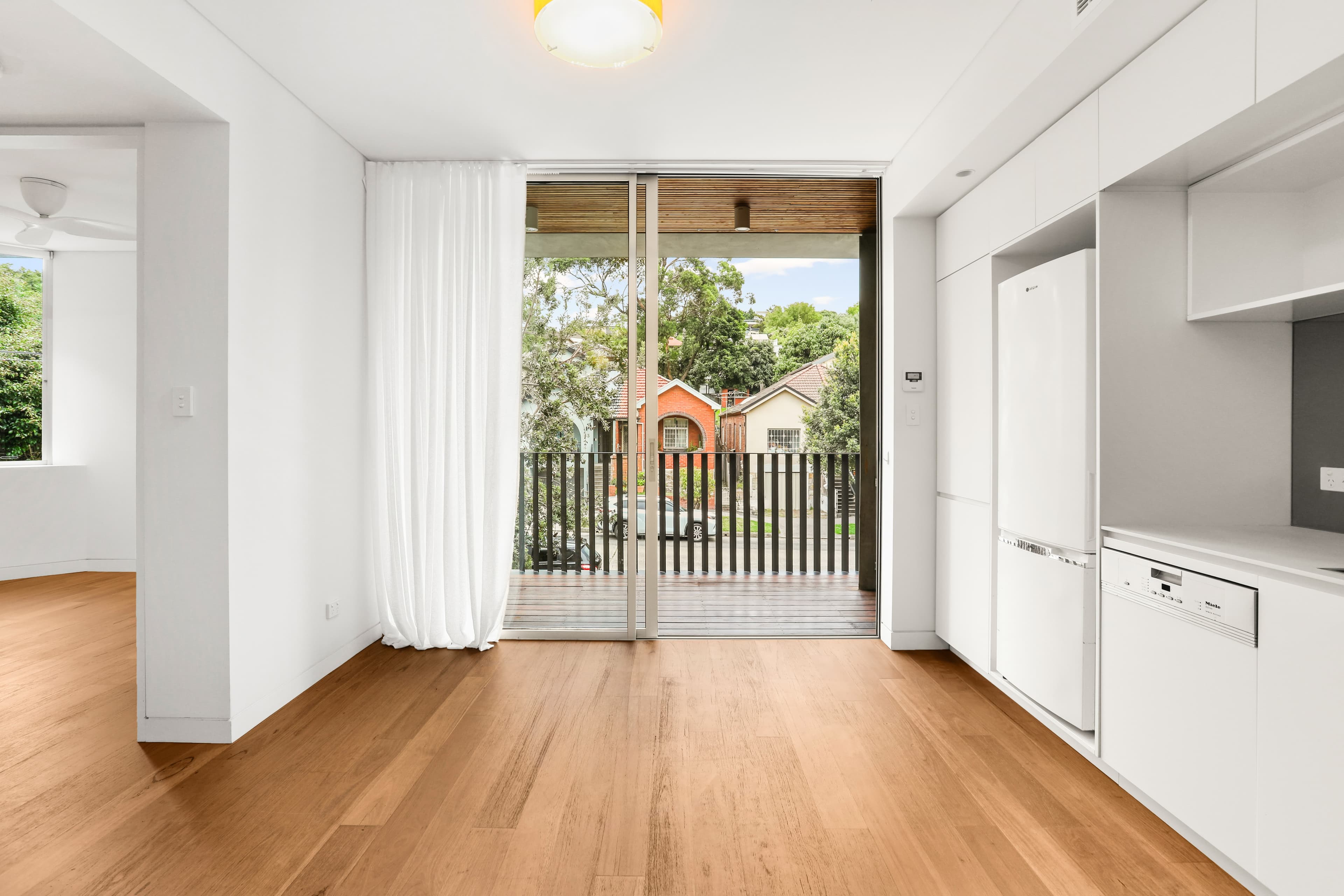 4/34 Curlewis Street, Bondi Beach - Image 1