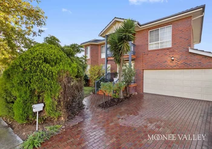 16 Oakley Drive, Avondale Heights, Avondale Heights - Thumbnail 3