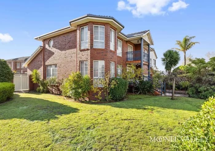 16 Oakley Drive, Avondale Heights, Avondale Heights - Thumbnail 4