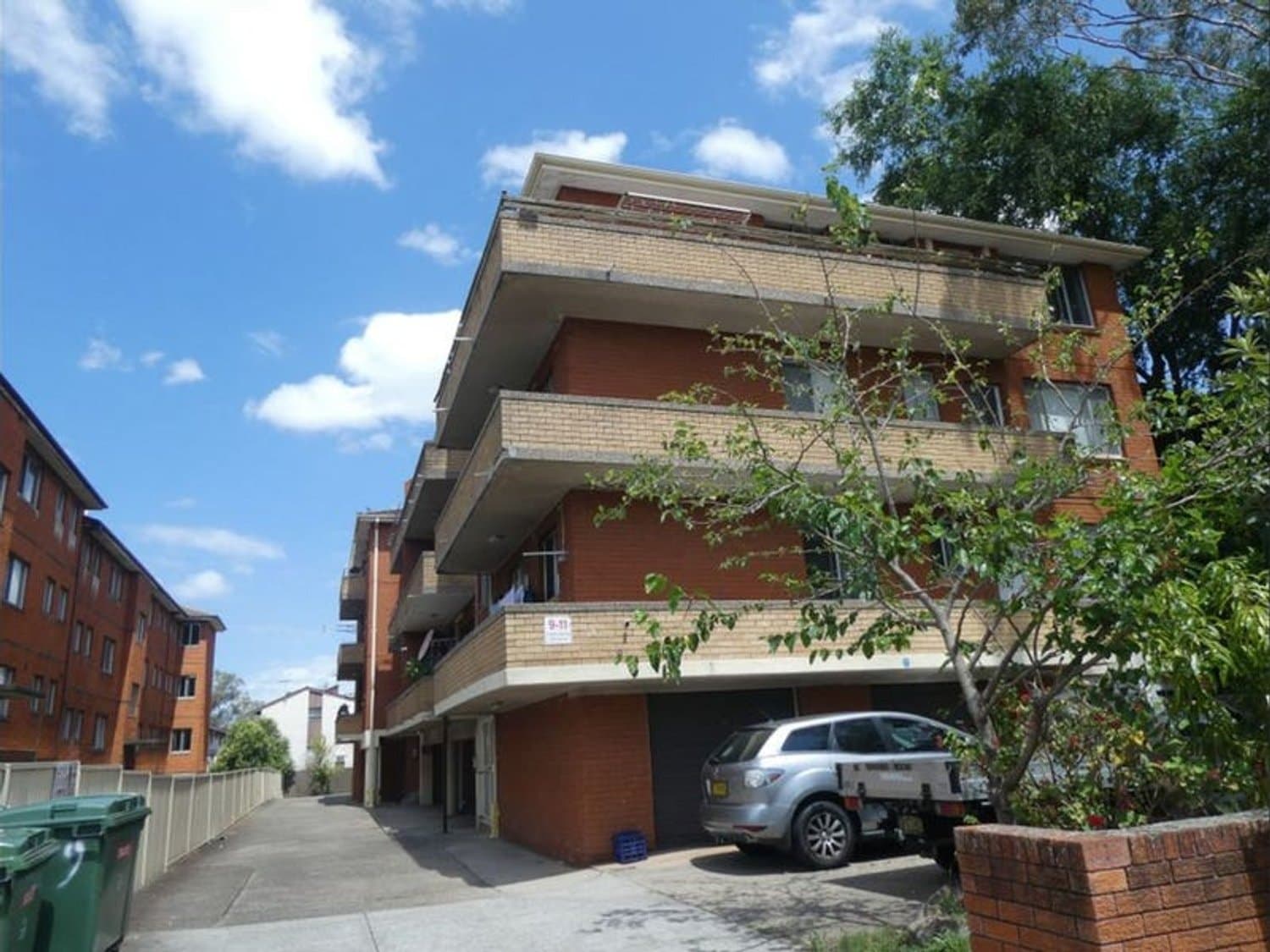 15/9, Fairfield - Image 1