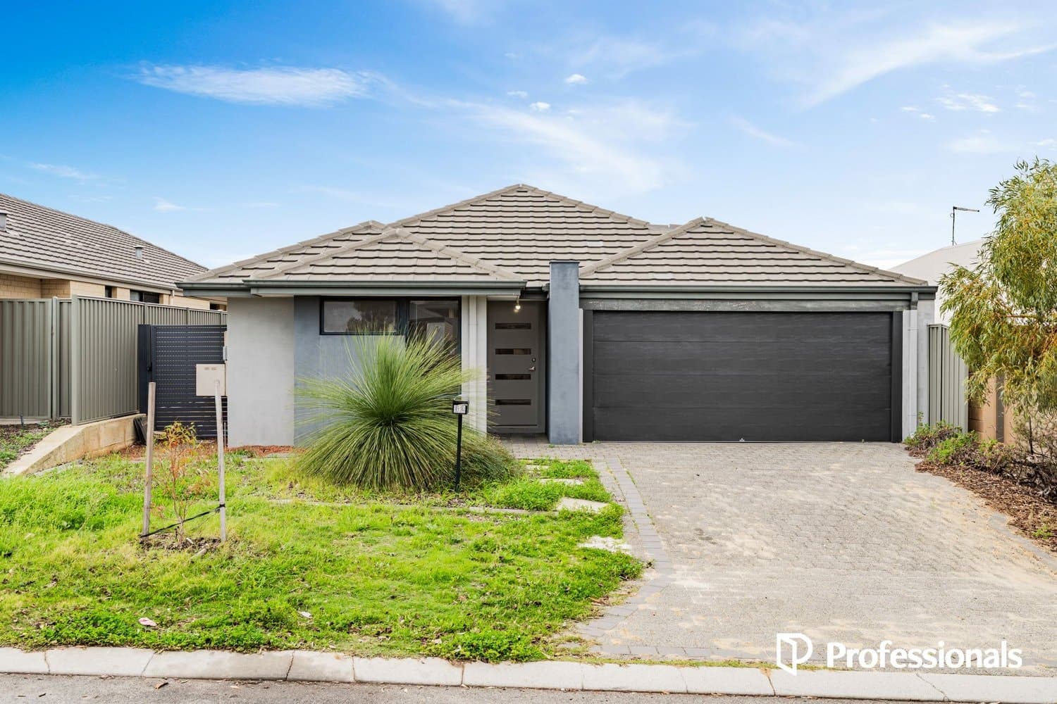 32 Axbridge Grange, Alkimos WA 6038, Alkimos - Image 1