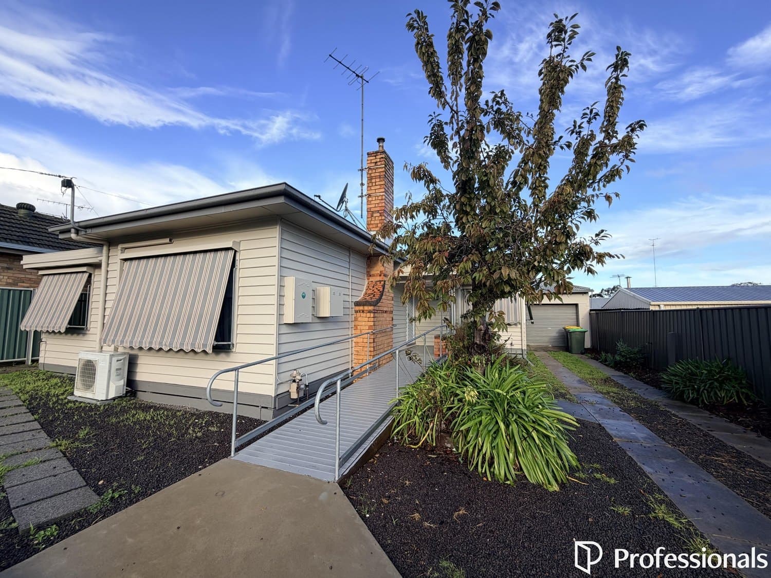 2 Lawson Street, Hamilton VIC 3300, Hamilton - Image 1