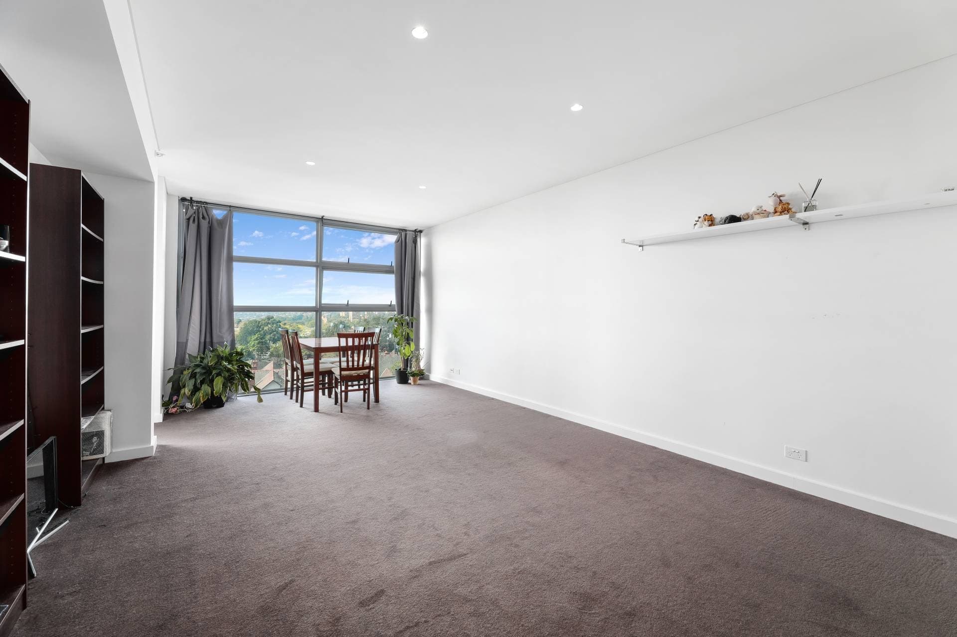 Unit 704, 220 Pacific Hwy, Crows Nest - Thumbnail 2