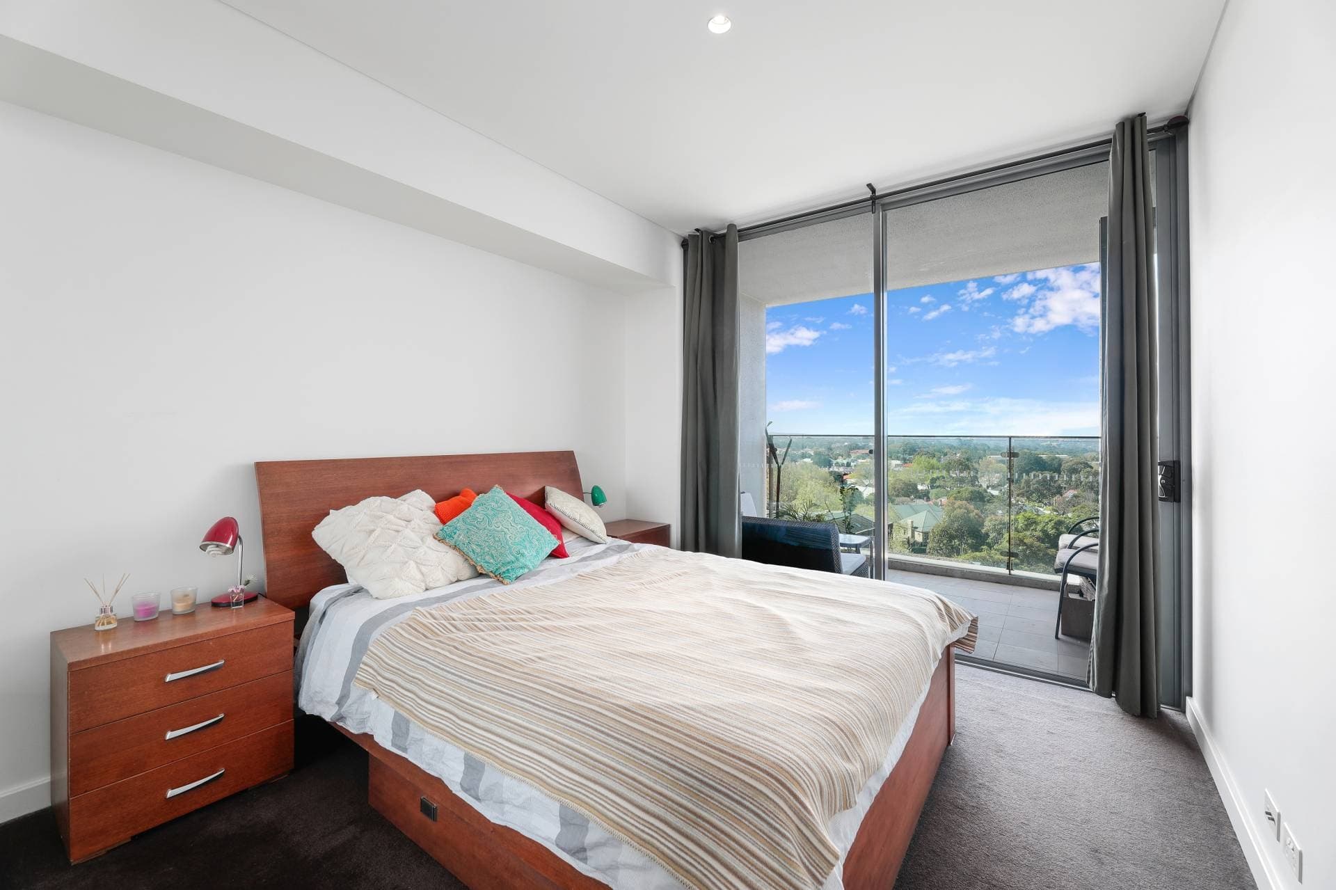 Unit 704, 220 Pacific Hwy, Crows Nest - Thumbnail 3