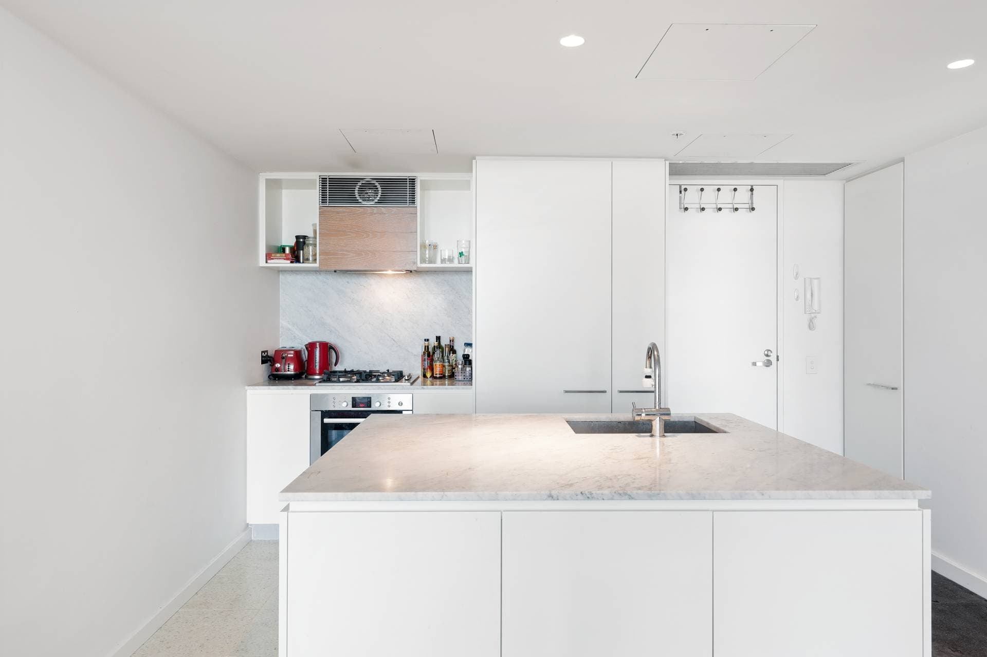 Unit 704, 220 Pacific Hwy, Crows Nest - Thumbnail 4