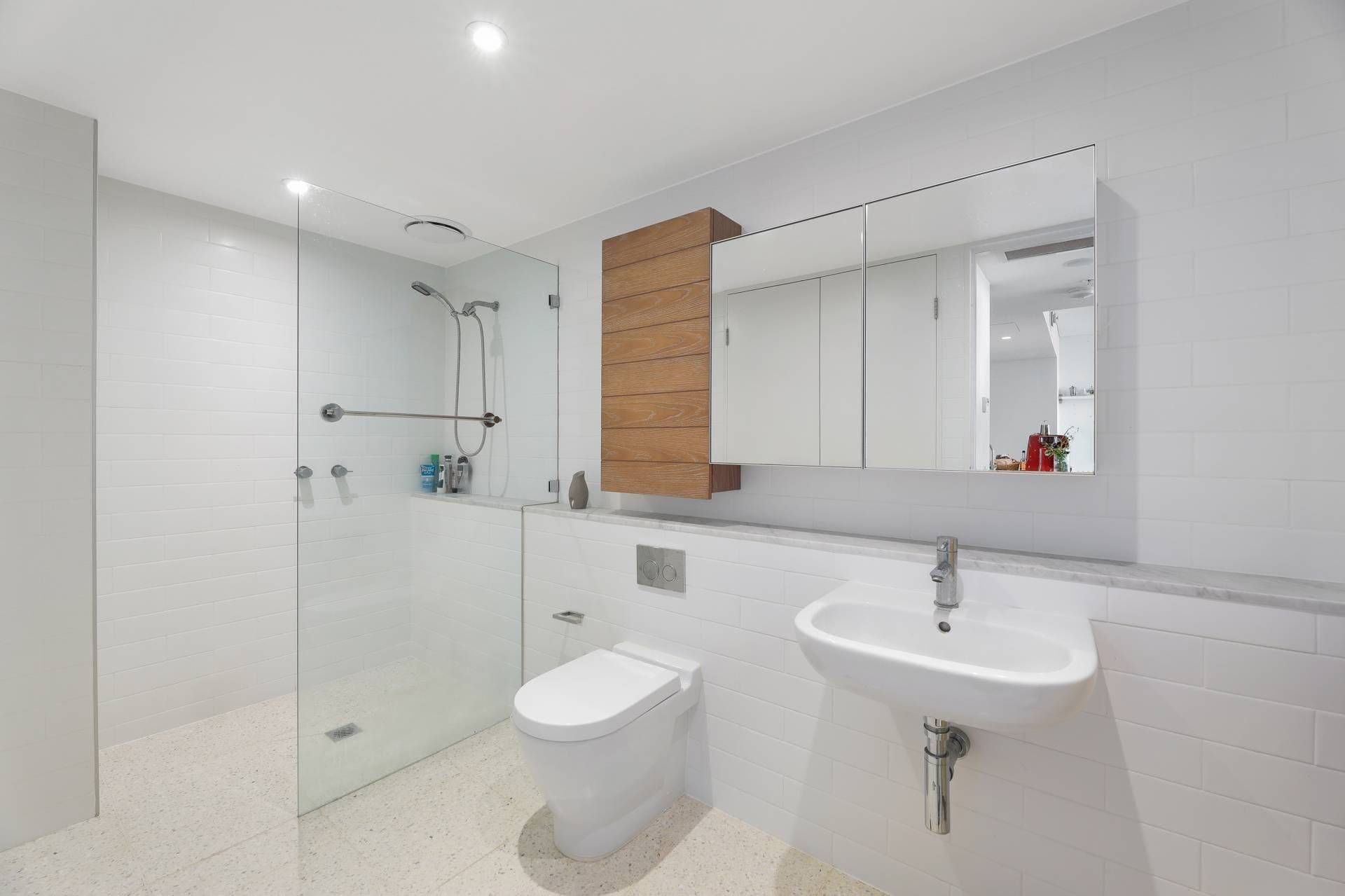 Unit 704, 220 Pacific Hwy, Crows Nest - Thumbnail 5