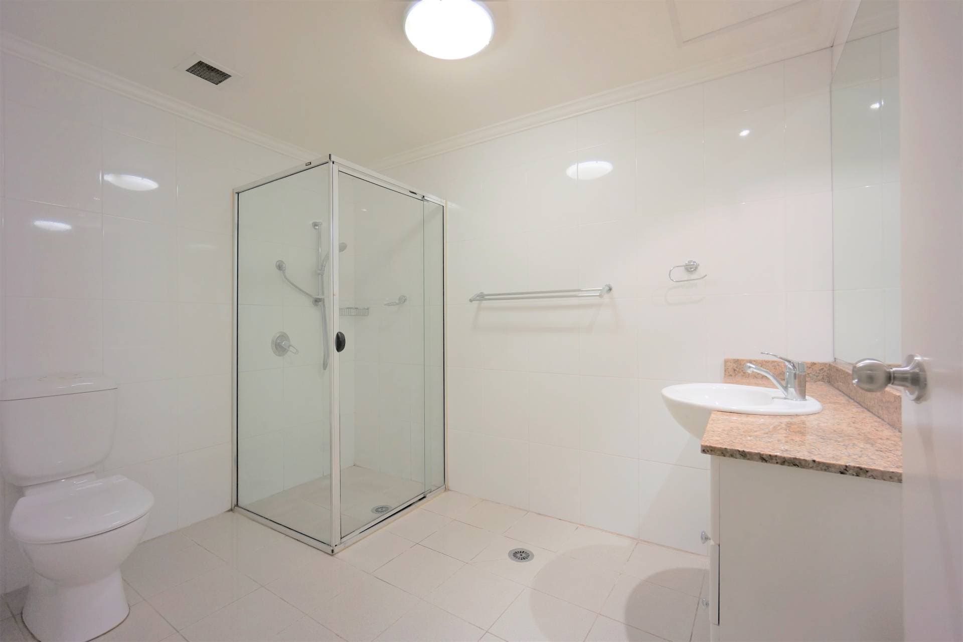 Unit 179, 298-304 Sussex St, Sydney - Thumbnail 5