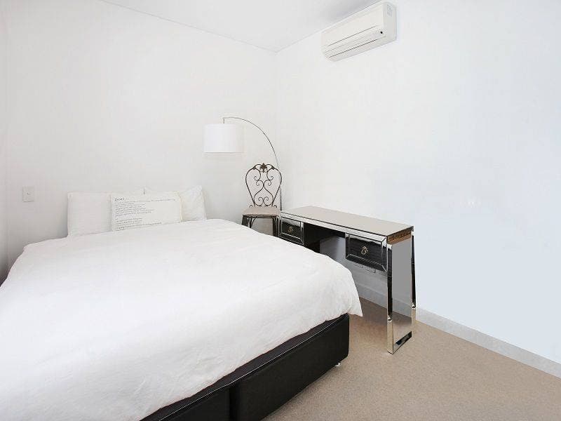 502, 20 Brodie Spark Drive, Wolli Creek - Thumbnail 4
