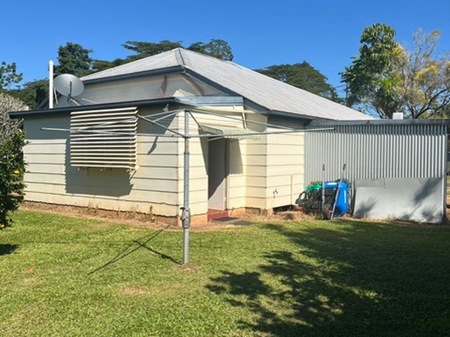 79 MCAVOY STREET, Daradgee, Daradgee - Thumbnail 3