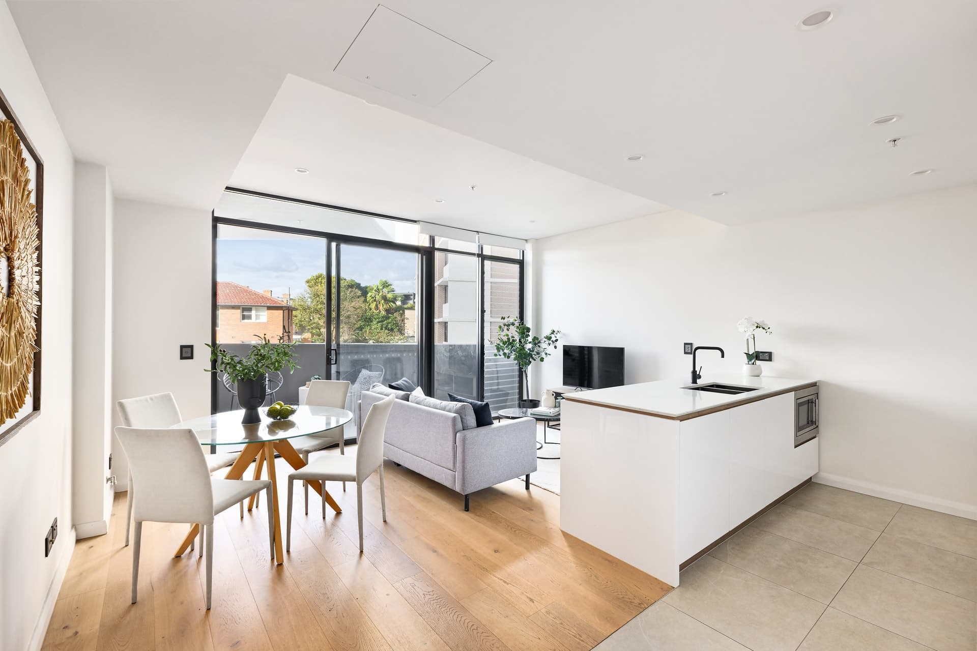 303/2 Regent Street, Petersham - Image 1