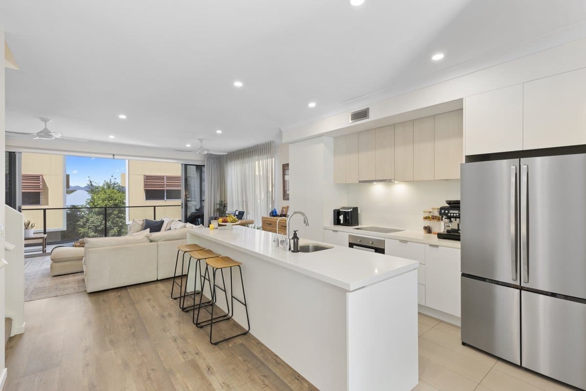 70/1 Grande Avenue, CARRARA QLD 4211, Carrara - Thumbnail 2
