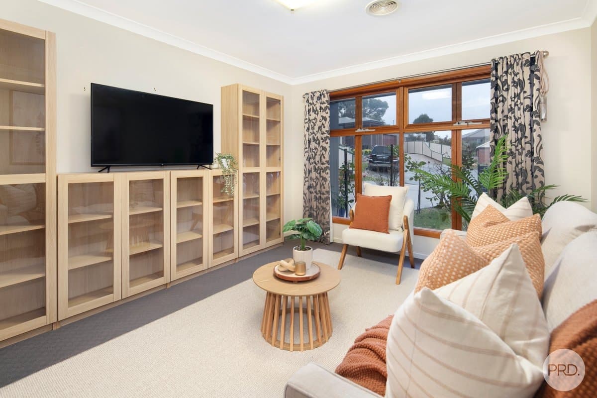 2 Liston Close, MOUNT CLEAR VIC 3350, Mount Clear - Thumbnail 2