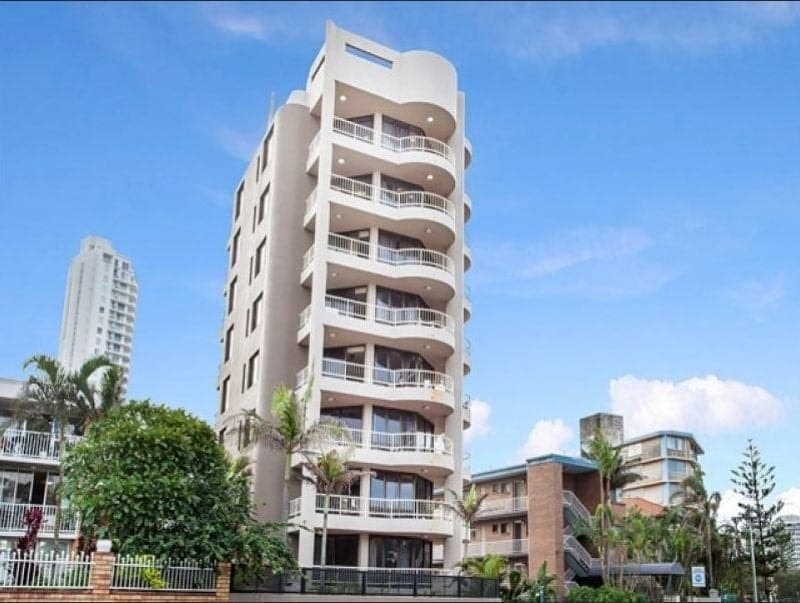 1/15 Old Burleigh Road, Surfers Paradise - Thumbnail 2