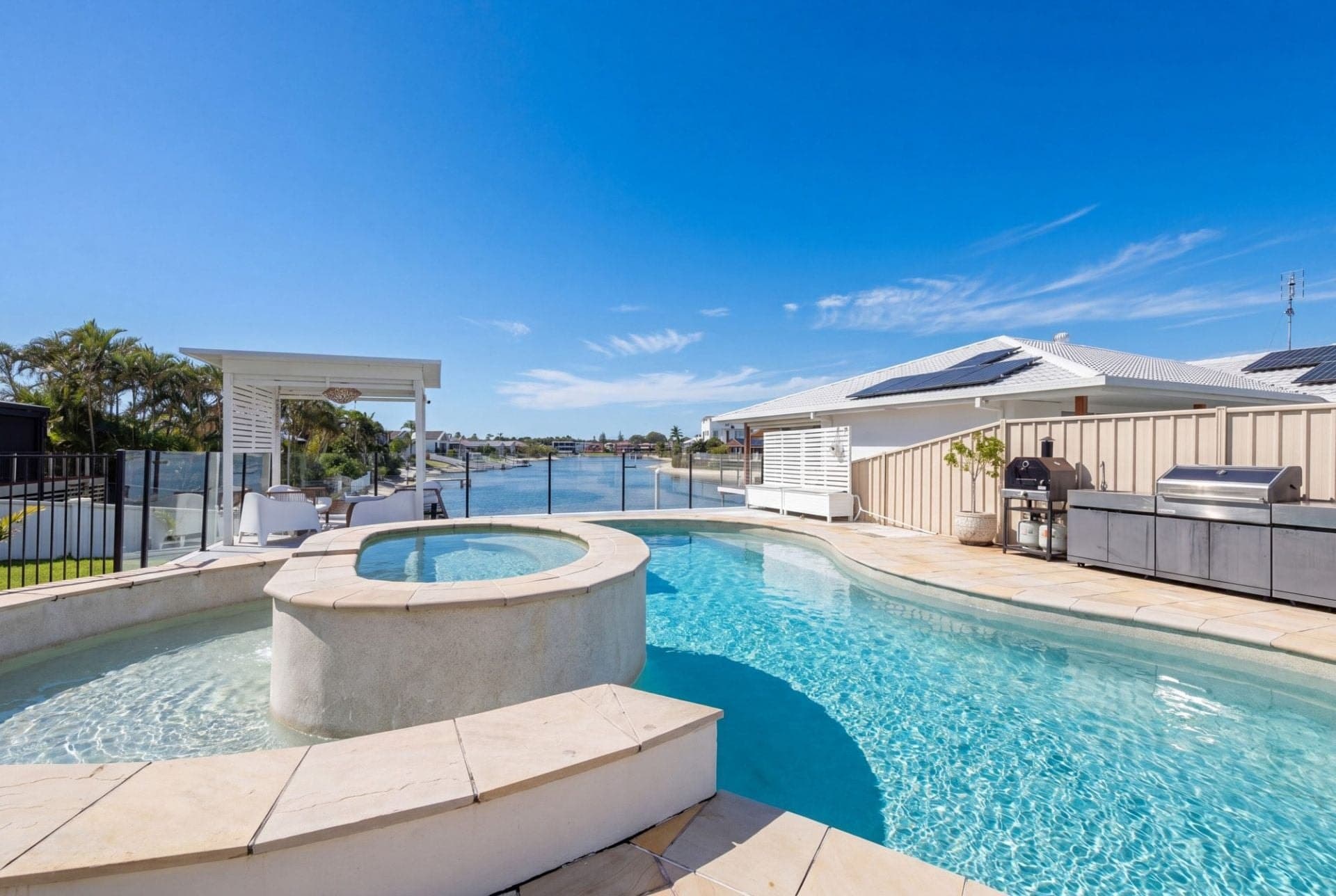 204 Sunshine Boulevarde, Mermaid Waters - Image 1