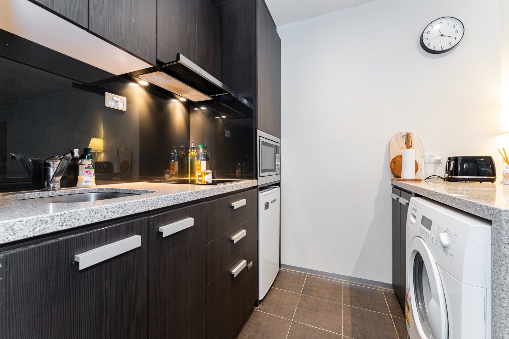 1712/181 Abeckett Street, Melbourne VIC 3000, Melbourne - Thumbnail 5