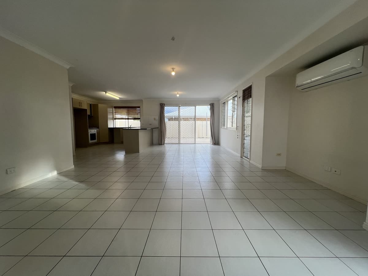 2 / 13 Mayfair Drive, EMERALD QLD 4720, Emerald - Thumbnail 4