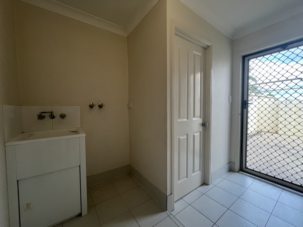 2 / 13 Mayfair Drive, EMERALD QLD 4720, Emerald - Thumbnail 6