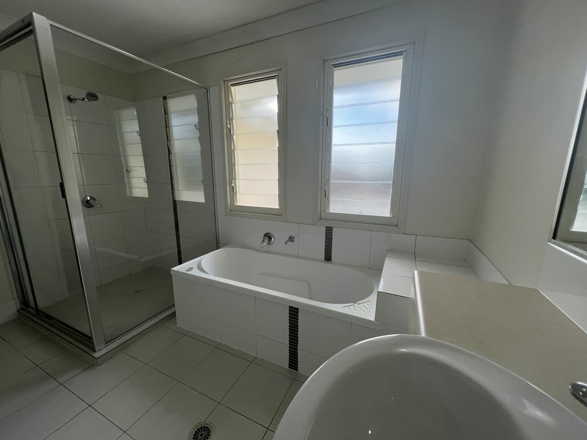 2 / 13 Mayfair Drive, EMERALD QLD 4720, Emerald - Thumbnail 8