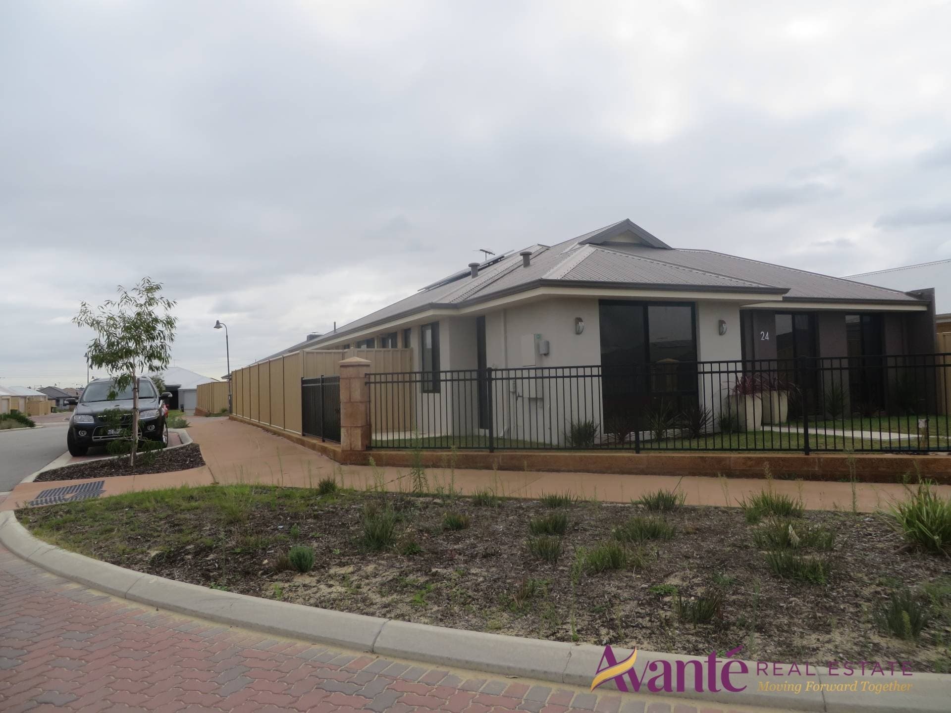 24 Weetman Road, Hammond Park, Hammond Park - Thumbnail 2