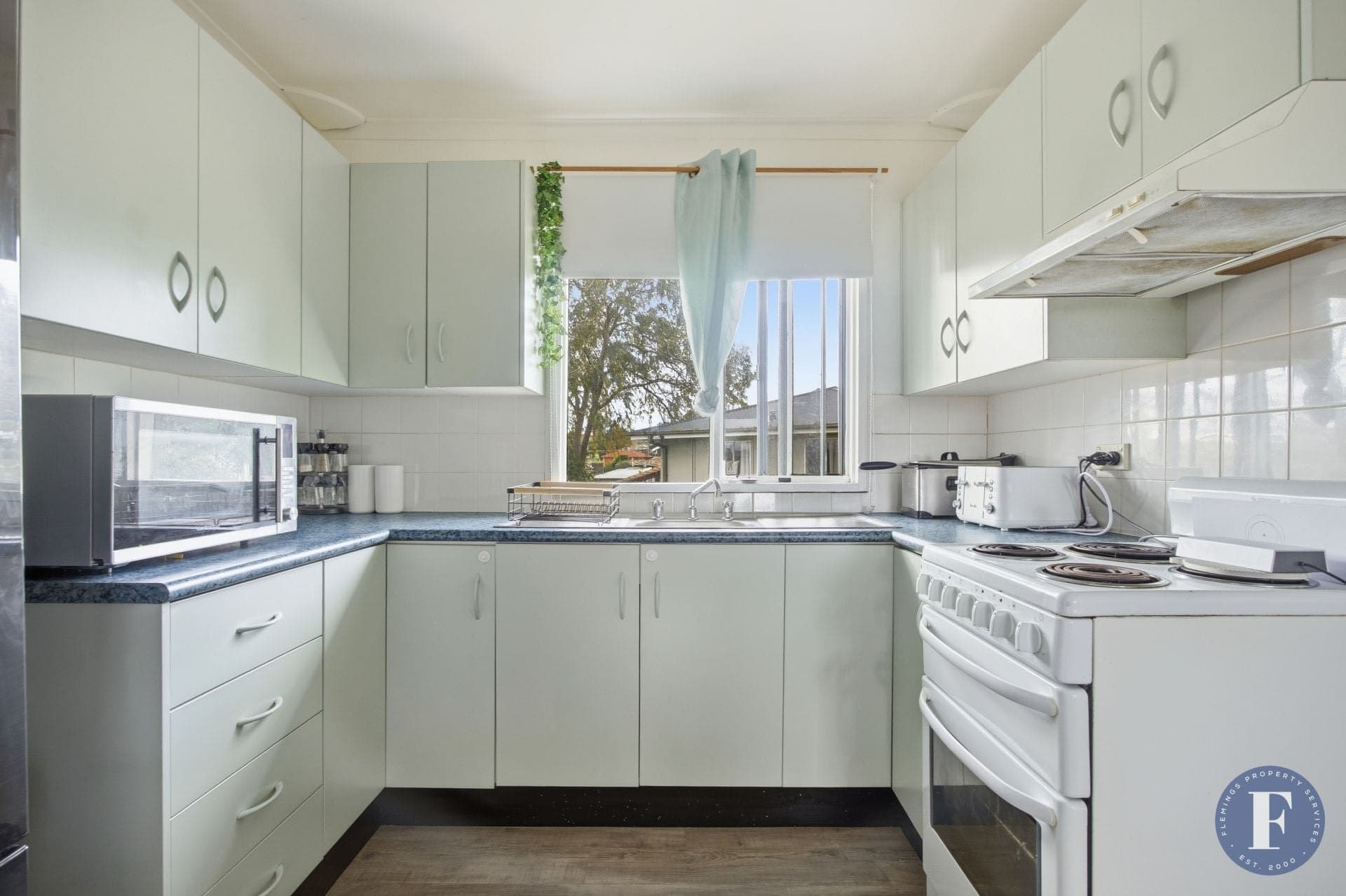 14 Cook Crescent, Young NSW, Young - Thumbnail 5