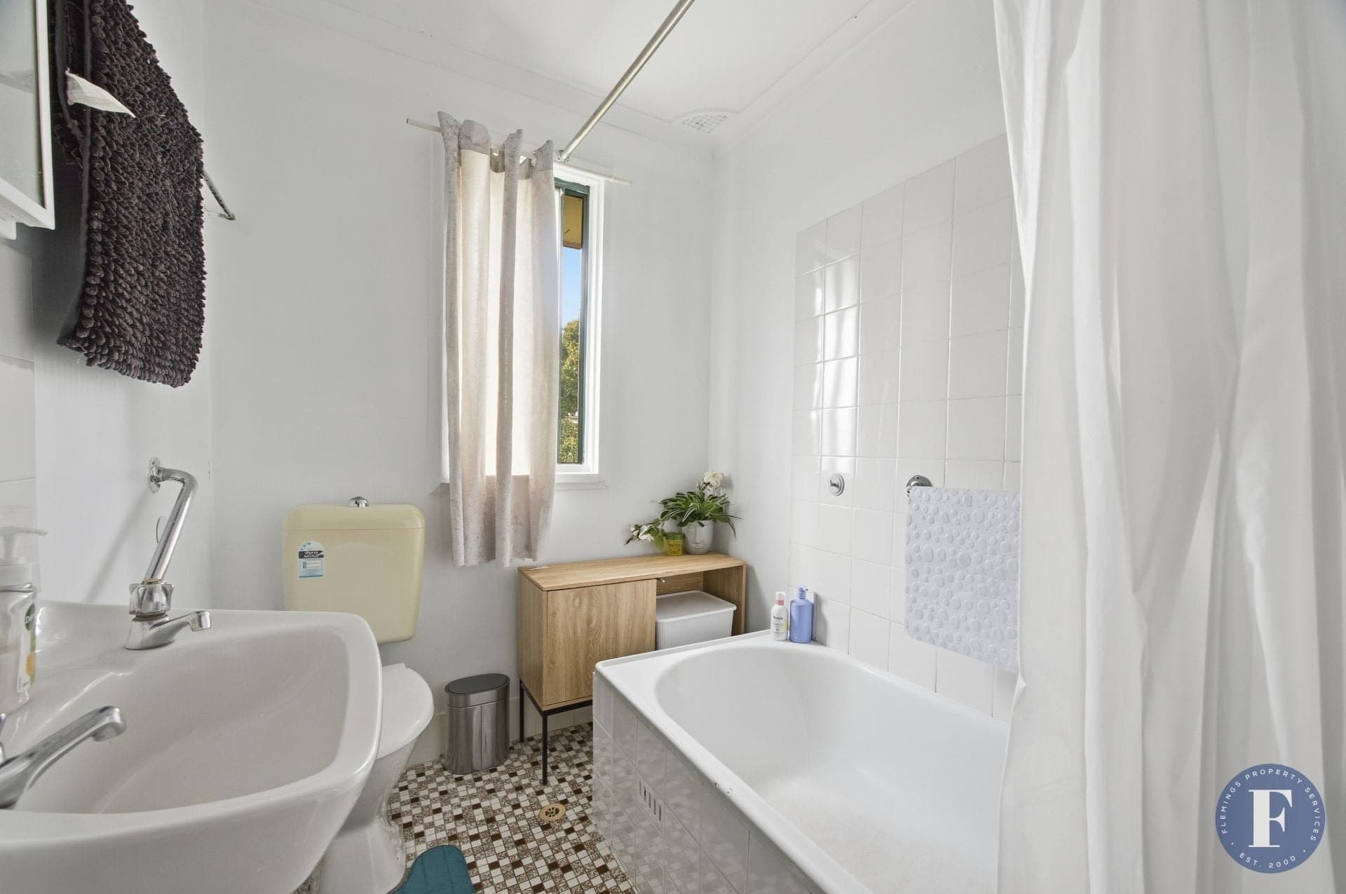 14 Cook Crescent, Young NSW, Young - Thumbnail 8