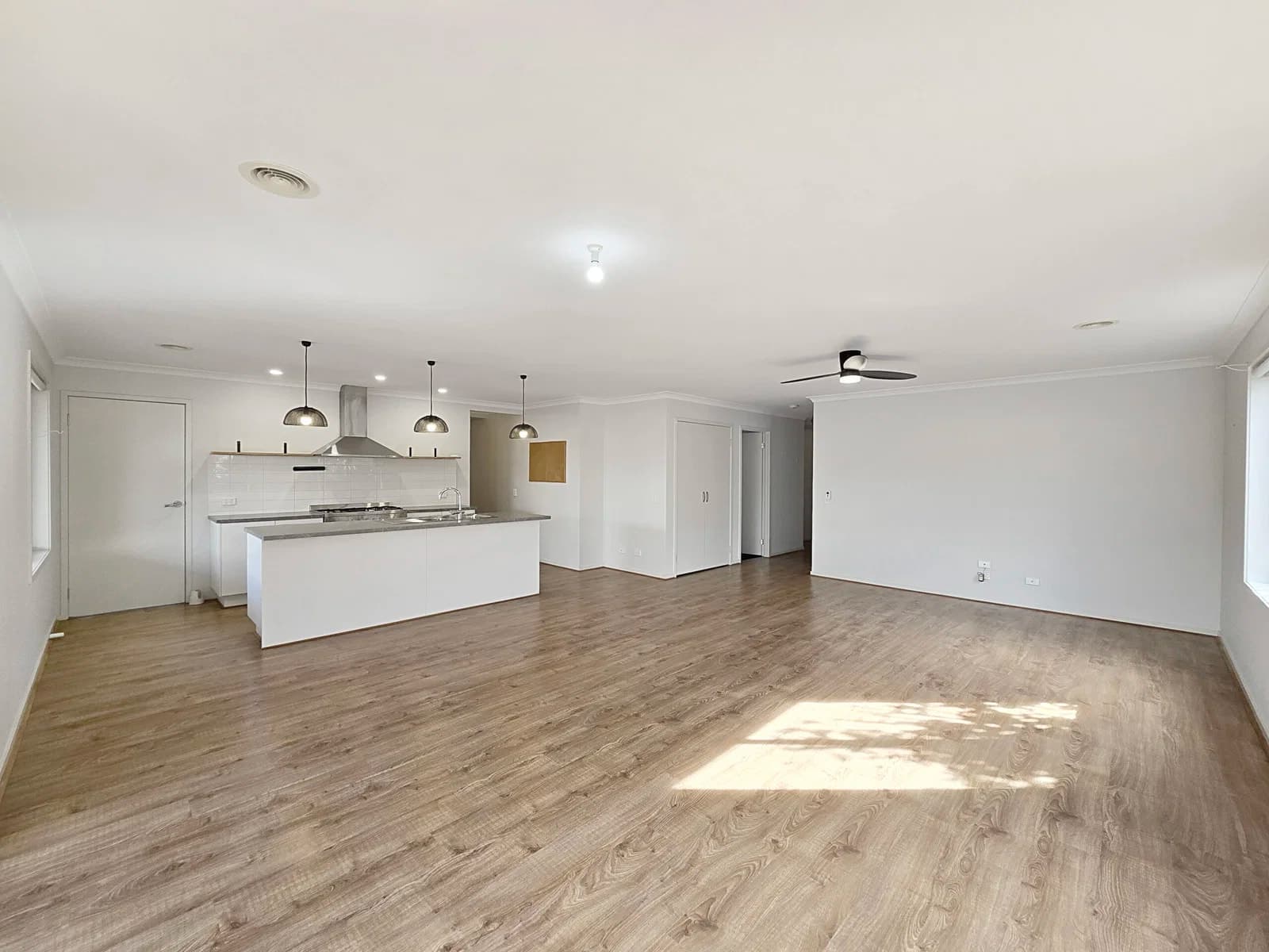 8 Neville Drive,ARMSTRONG CREEK, Armstrong Creek - Thumbnail 5