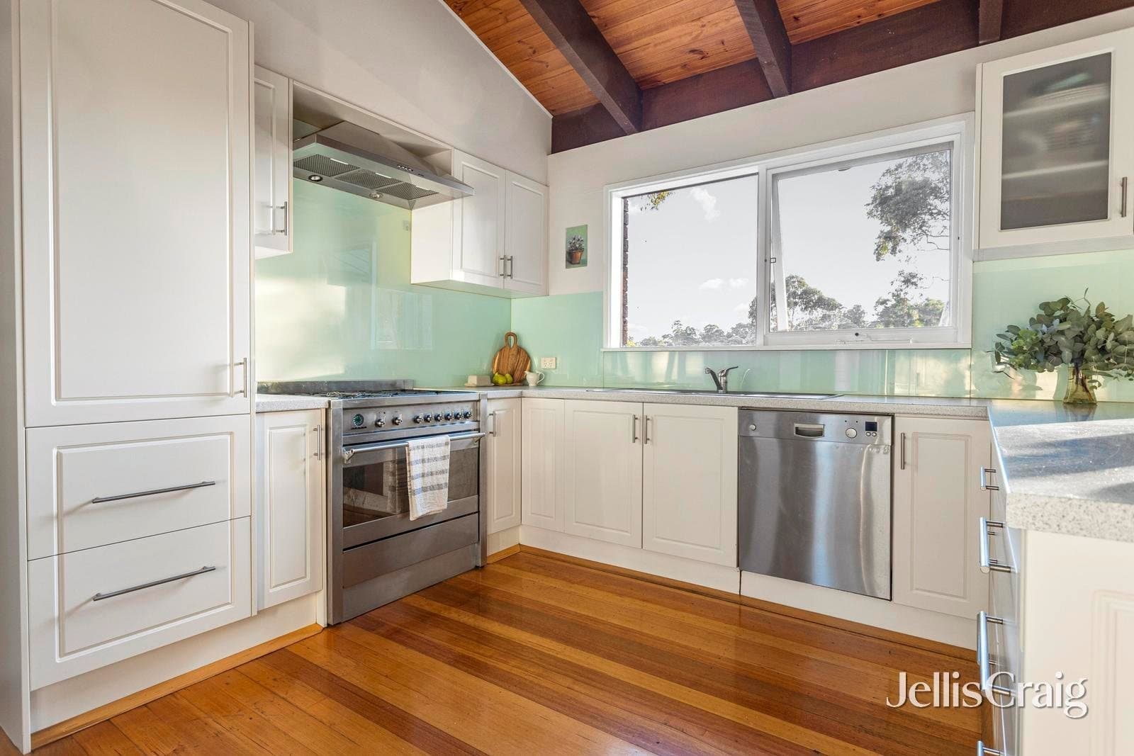 42 Wycliffe Crescent, Eltham, Eltham - Thumbnail 5