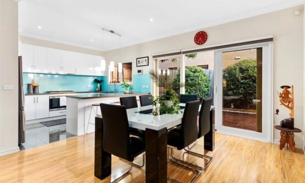 2/16 Maple Street, Mount Waverley, Mount Waverley - Thumbnail 3