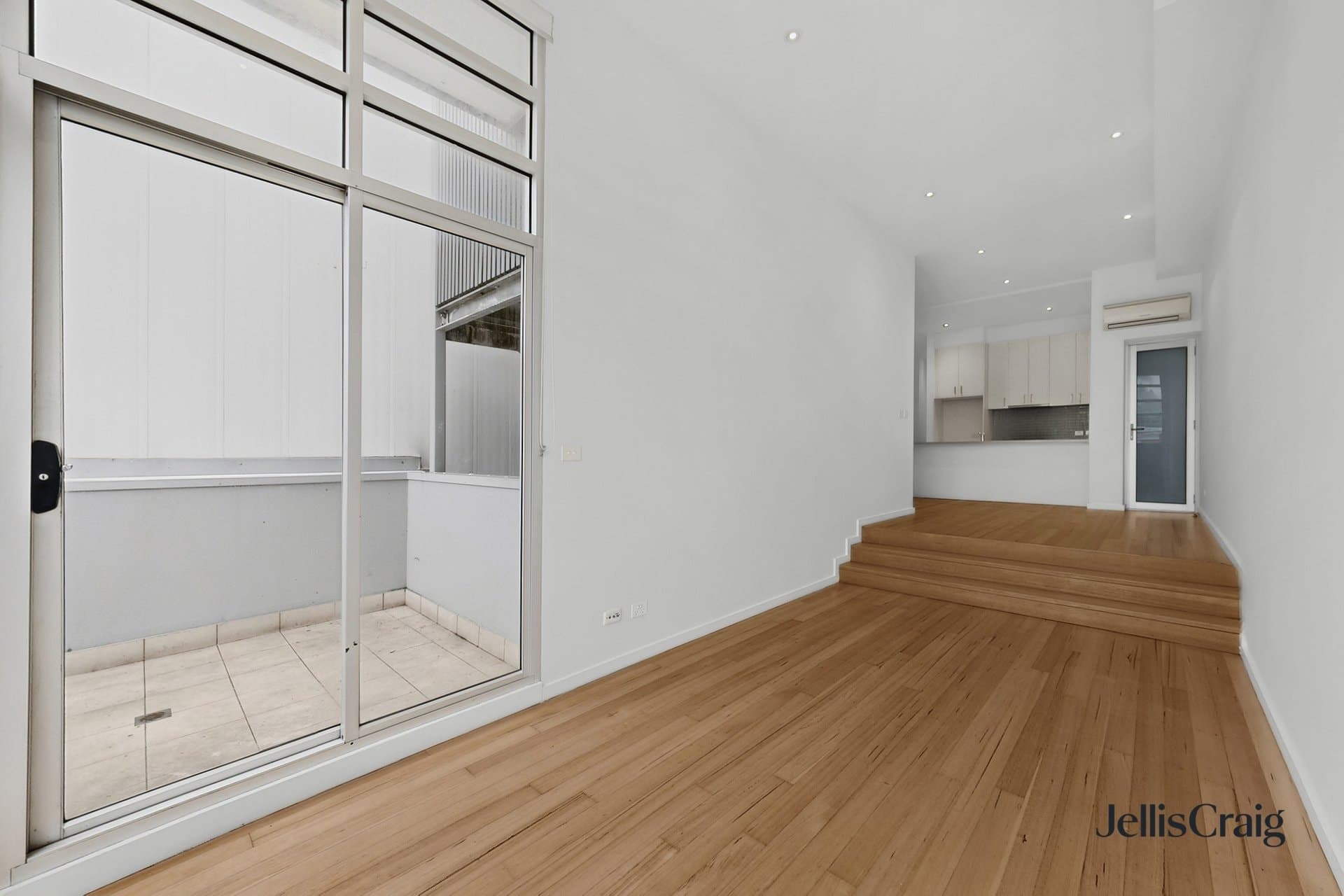 1/246 Bay Street, Port Melbourne, Port Melbourne - Thumbnail 3