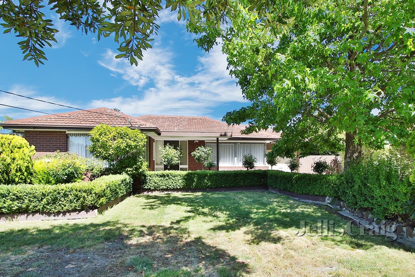 8 Millan Court, Glen Waverley, Glen Waverley - Image 1
