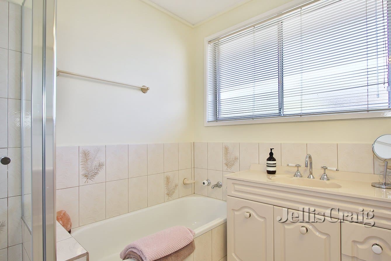 8 Millan Court, Glen Waverley, Glen Waverley - Thumbnail 6