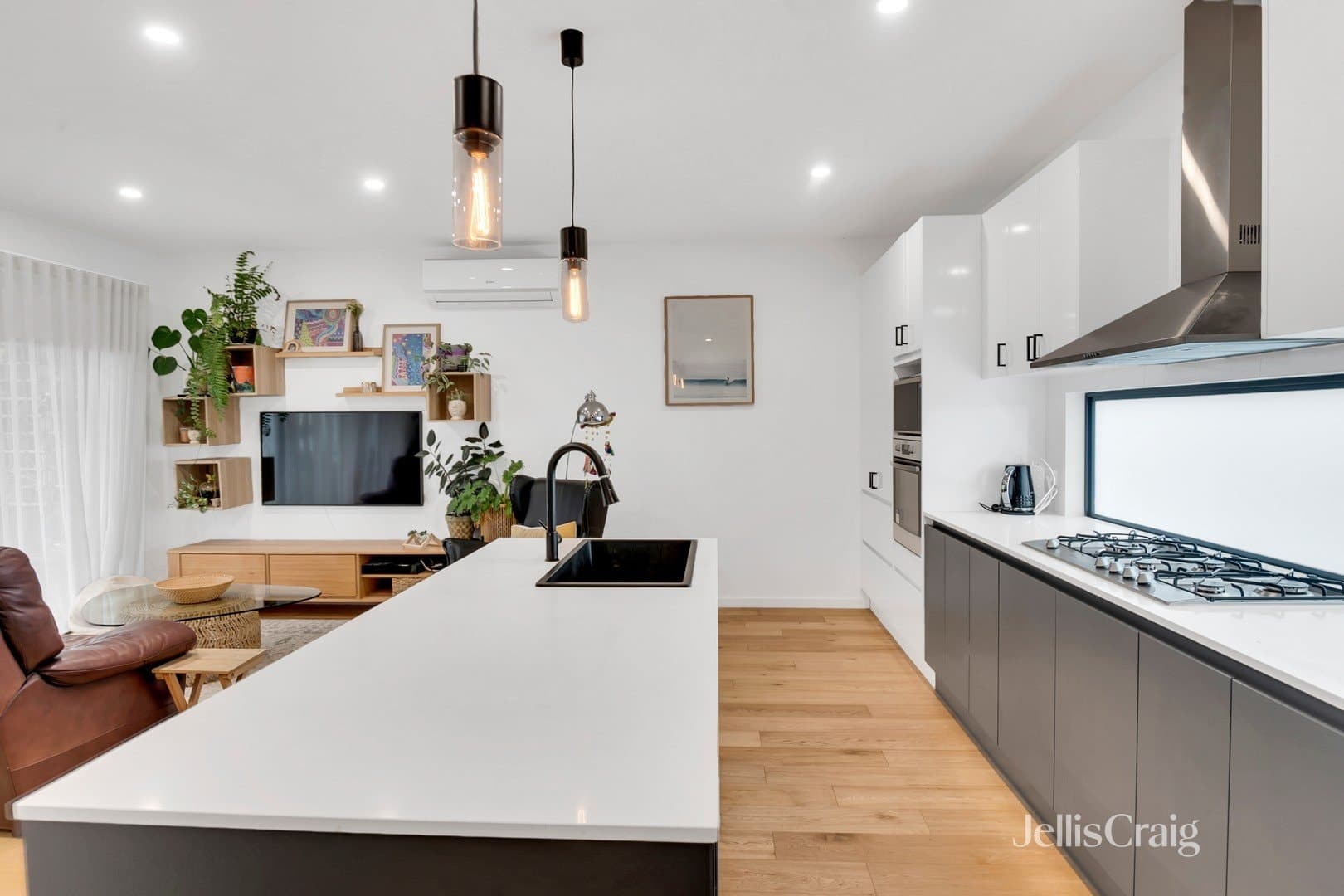 2/18 Loch Street, Coburg, Coburg - Thumbnail 4