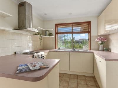 9 Mosswood Close, MOUNT GAMBIER, Mount Gambier - Thumbnail 2