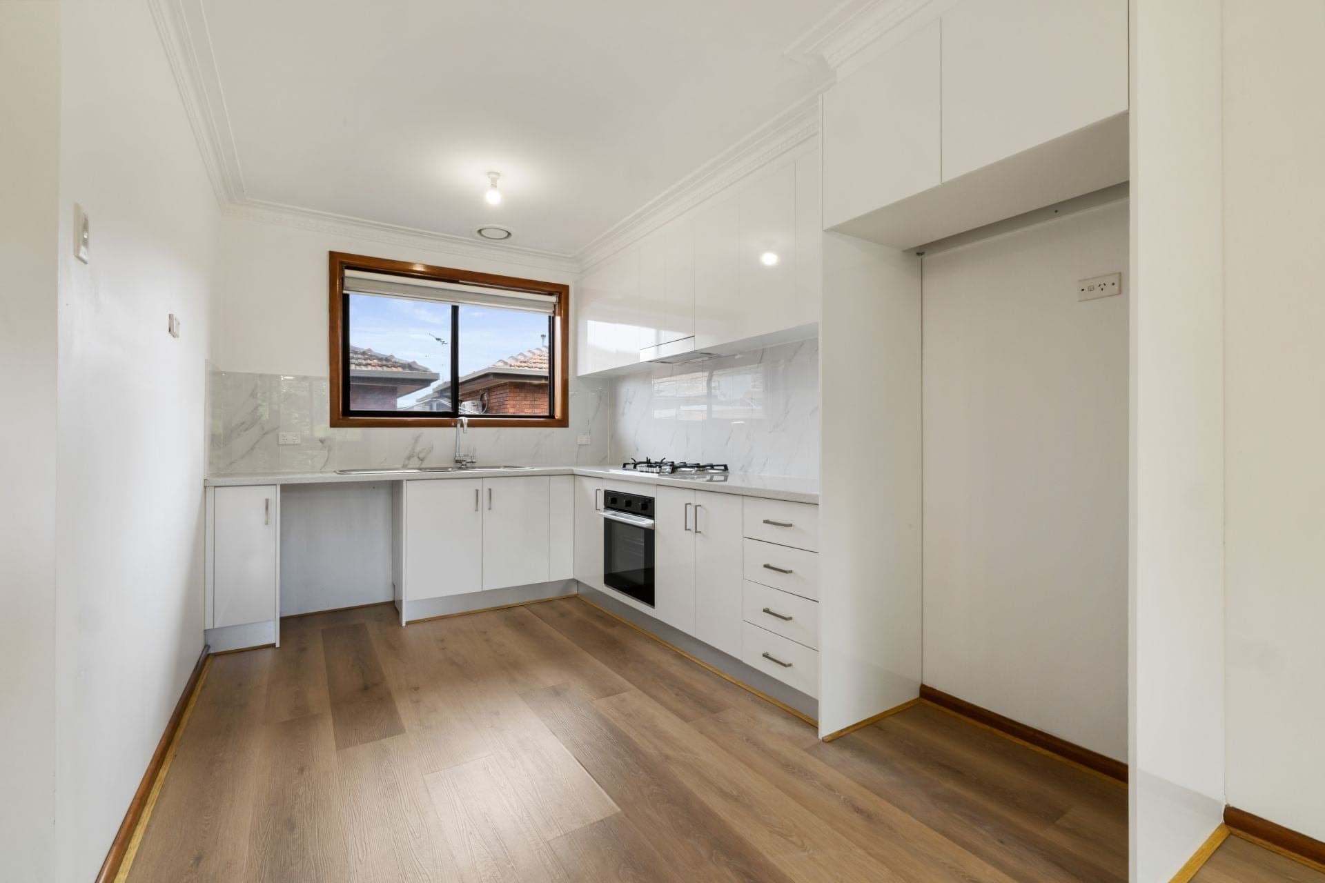 1/8 Hobbs Crescent, Reservoir, Reservoir - Thumbnail 4