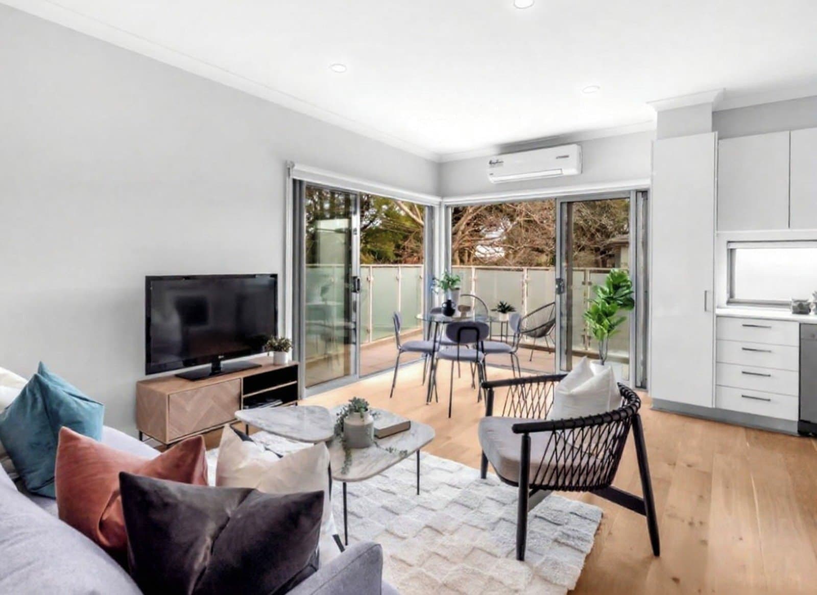 1/6 Jean Street, Cheltenham, Cheltenham - Thumbnail 2