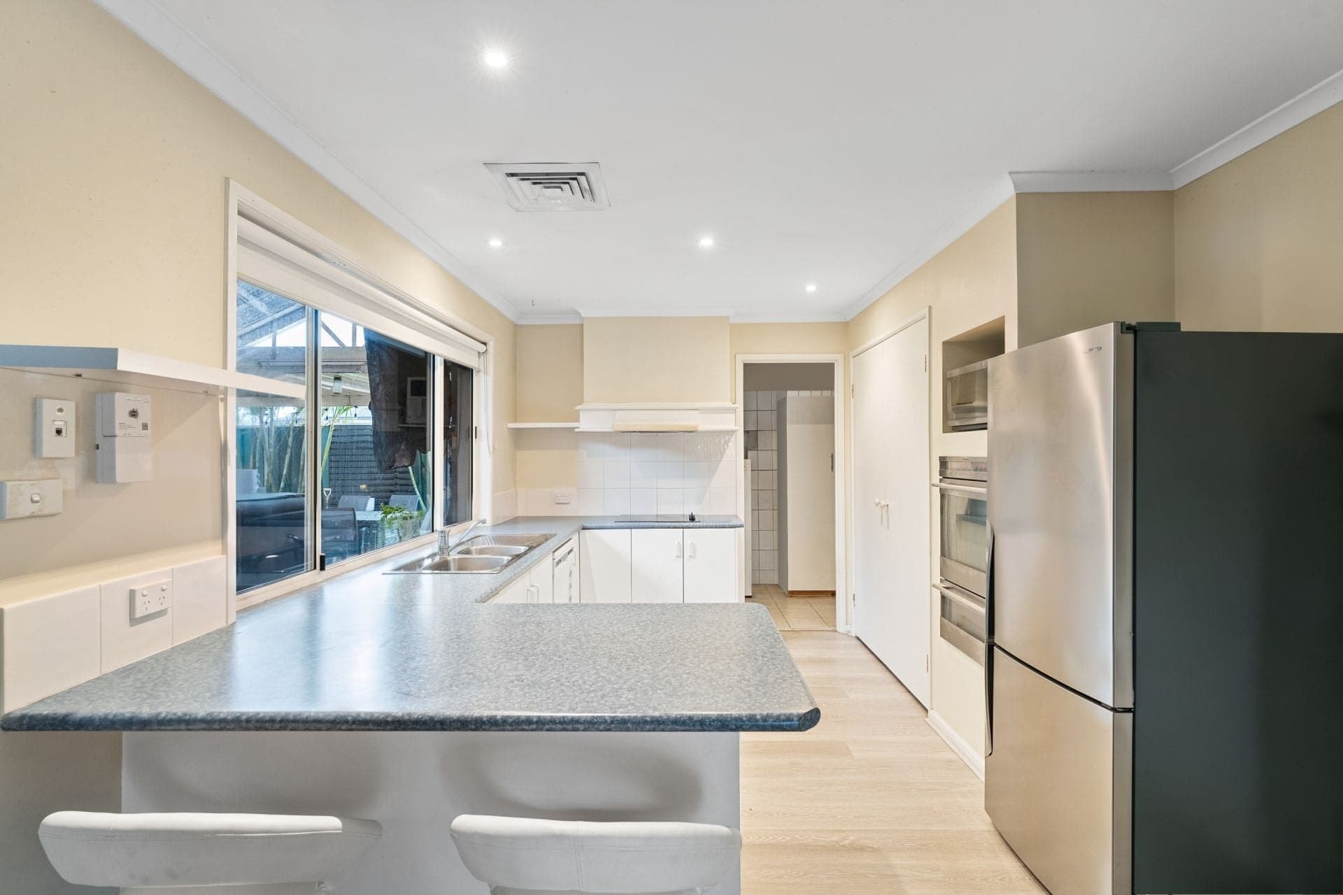 19 Mootay Close, Buff Point, Buff Point - Thumbnail 4