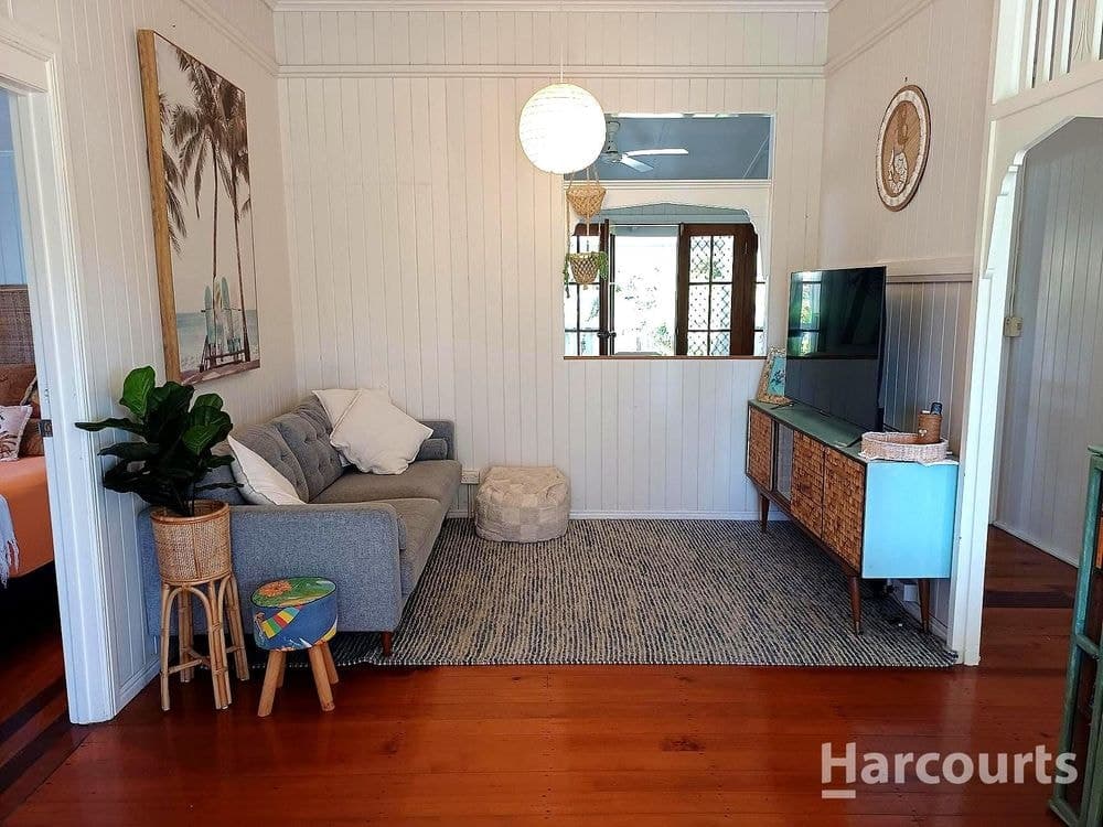 281 Torquay Terrace, TORQUAY, QLD 4655, Torquay - Thumbnail 2