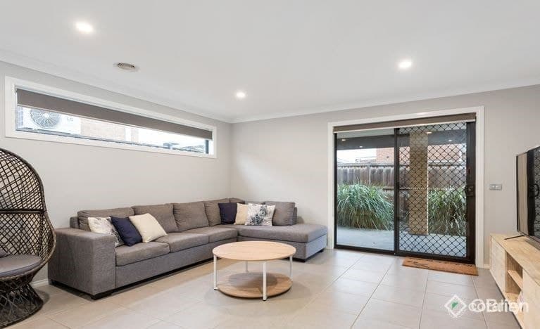 7 Butternut Drive, LYNDHURST, VIC 3975, Lyndhurst - Thumbnail 3