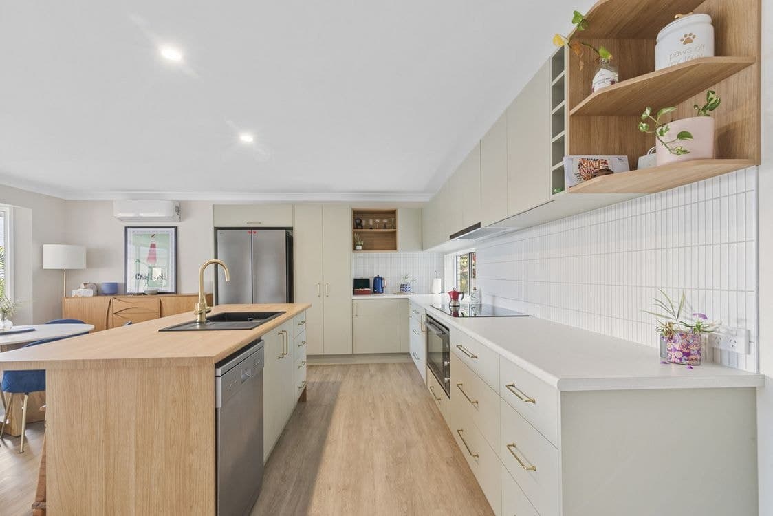 3 Harrier Drive, Burleigh Waters, QLD 4220, Burleigh Waters - Thumbnail 2