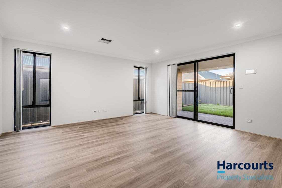 30 Kembla Way, LAKELANDS, WA 6180, Lakelands - Thumbnail 3