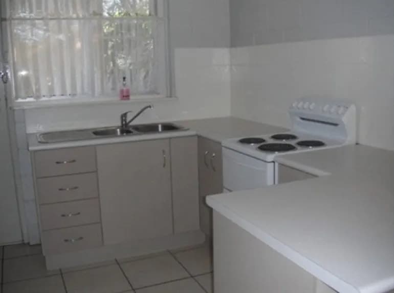 2/167 Toolooa Street, South Gladstone, QLD, 4680, South Gladstone - Thumbnail 3